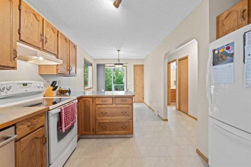 32 Country Hills Mews Nw, Calgary, AB 