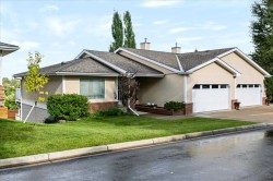 36-140 Strathaven Circle SWCalgary, AB T3H 2N5