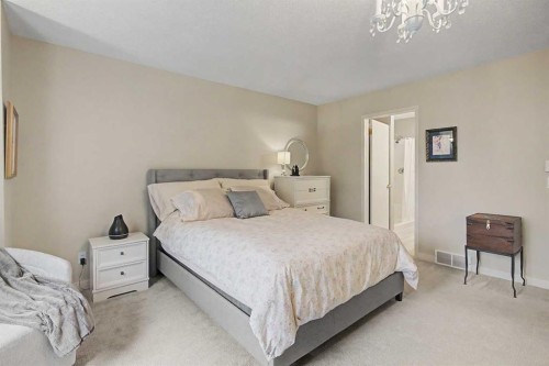 138 Hawkstone Manor Nw, Calgary, AB 