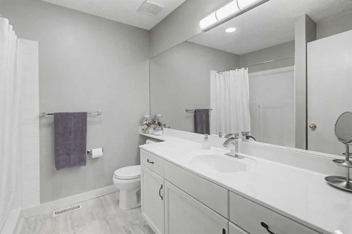 138 Hawkstone Manor Nw, Calgary, AB 