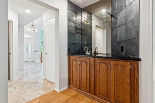 113 Hawkdale Bay Nw, Calgary, AB 