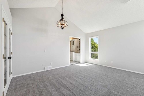 113 Hawkdale Bay Nw, Calgary, AB 