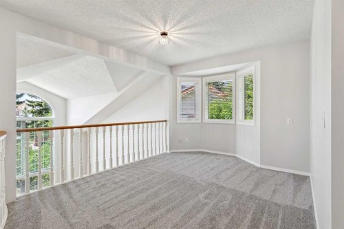 113 Hawkdale Bay Nw, Calgary, AB 