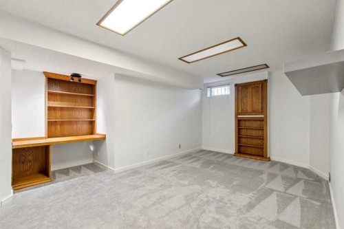 113 Hawkdale Bay Nw, Calgary, AB 