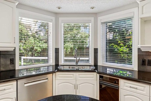 113 Hawkdale Bay Nw, Calgary, AB 
