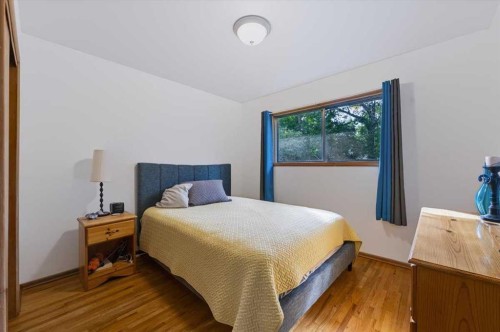 2731 & 2733-2731 17 Street Nw, Calgary, AB 
