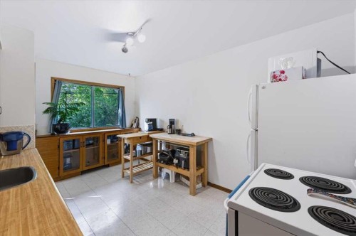 2731 & 2733-2731 17 Street Nw, Calgary, AB 