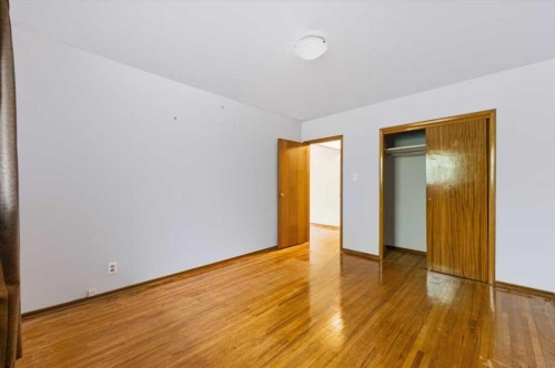 2731 & 2733-2731 17 Street Nw, Calgary, AB 
