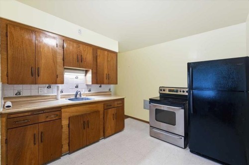 2731 & 2733-2731 17 Street Nw, Calgary, AB 
