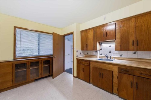 2731 & 2733-2731 17 Street Nw, Calgary, AB 