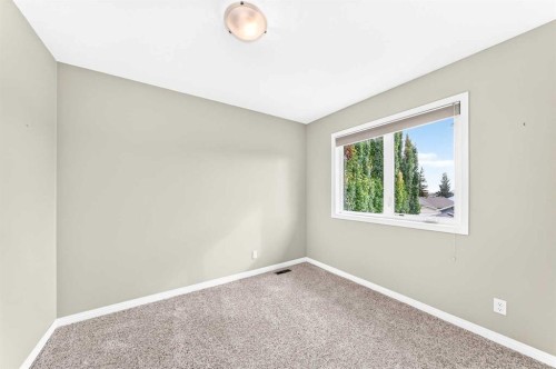 36 Sandpiper Way Nw, Calgary, AB 