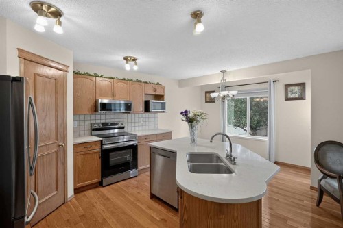 373 Bridlewood Avenue Sw, Calgary, AB 