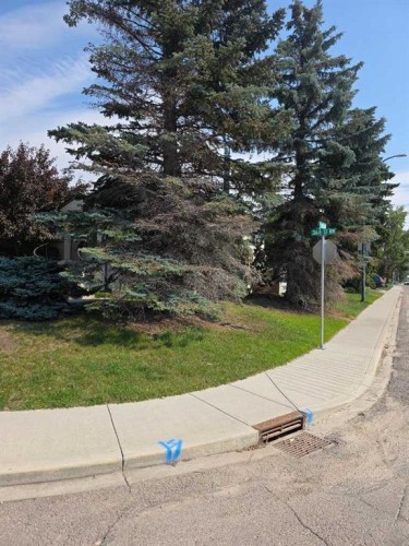3750 7 Avenue Nw, Calgary, AB 