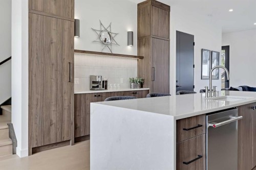 2320 22 Avenue Sw, Calgary, AB 