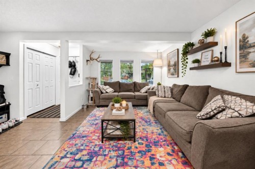 111 Midbend Place Se, Calgary, AB 