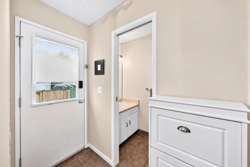 111 Midbend Place Se, Calgary, AB 