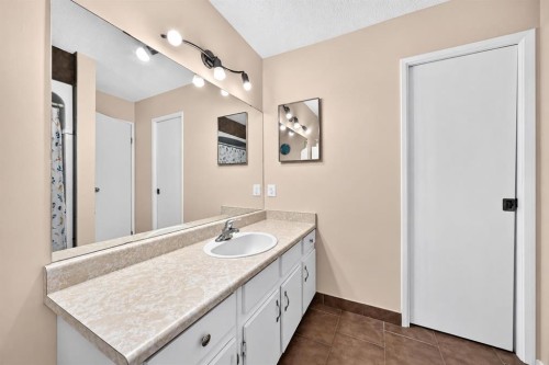 111 Midbend Place Se, Calgary, AB 