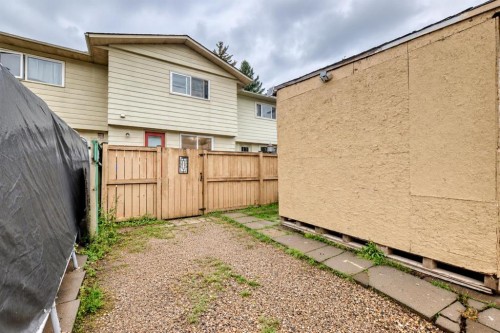 111 Midbend Place Se, Calgary, AB 