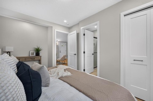 64 Doverview Place Se, Calgary, AB 