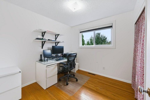 1012 Raynard Crescent Se, Calgary, AB 