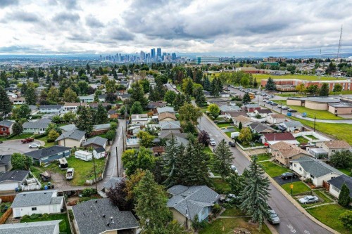 1012 Raynard Crescent Se, Calgary, AB 