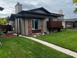 1003 Berkley Drive NWCalgary, AB T3K 1E3
