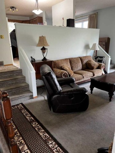 1003 Berkley Drive Nw, Calgary, AB 