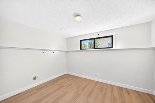 55 Mckinley Way Se, Calgary, AB 