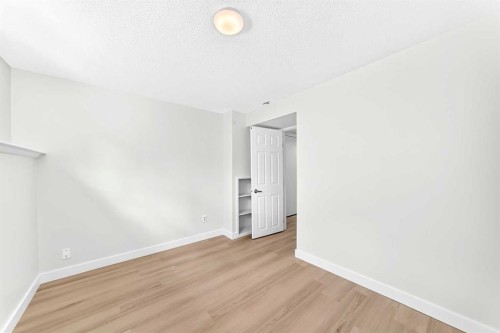 55 Mckinley Way Se, Calgary, AB 