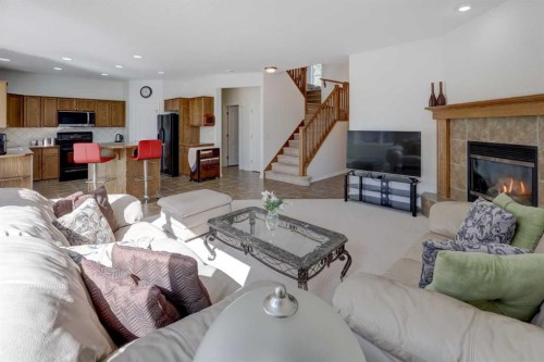 27 Rockyspring Gate Nw, Calgary, AB 