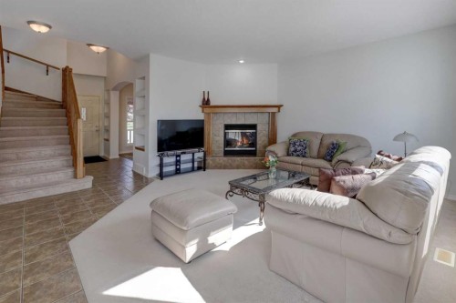 27 Rockyspring Gate Nw, Calgary, AB 