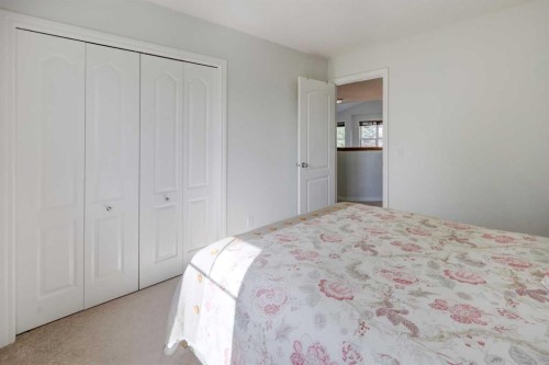 27 Rockyspring Gate Nw, Calgary, AB 