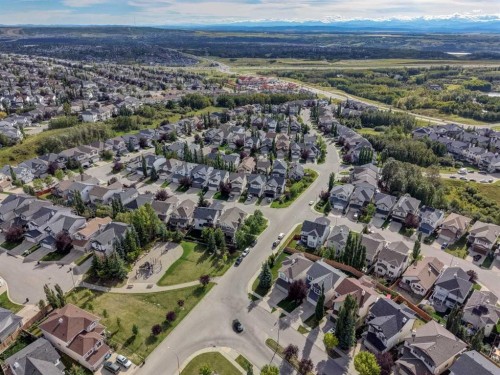 27 Rockyspring Gate Nw, Calgary, AB 