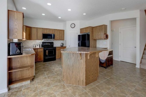 27 Rockyspring Gate Nw, Calgary, AB 