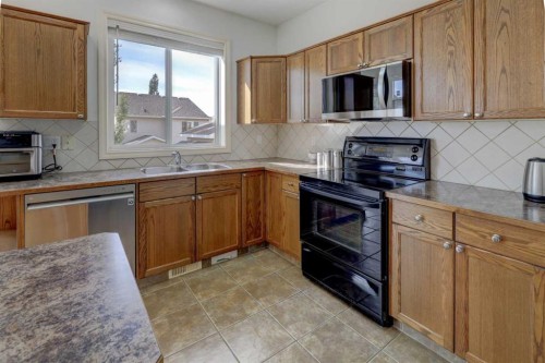 27 Rockyspring Gate Nw, Calgary, AB 