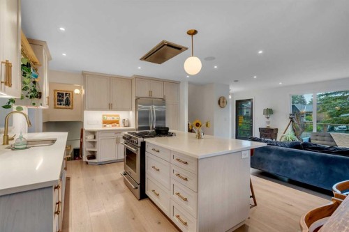 155 Brookgreen Drive Sw, Calgary, AB 