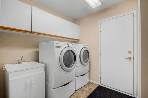 26 Mt Mckenzie Villas Se, Calgary, AB 