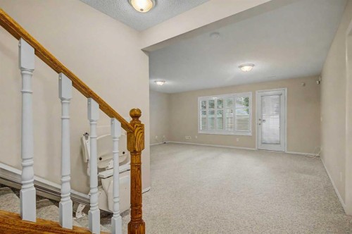 26 Mt Mckenzie Villas Se, Calgary, AB 