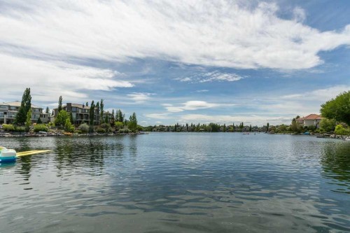 26 Mt Mckenzie Villas Se, Calgary, AB 