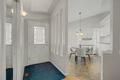 26 Mt Mckenzie Villas Se, Calgary, AB 