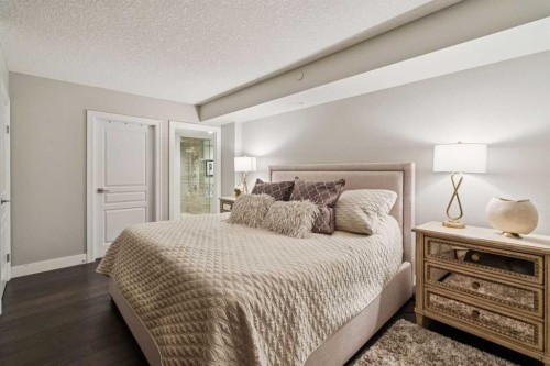 8203-400 Eau Claire Avenue Sw, Calgary, AB - Indoor