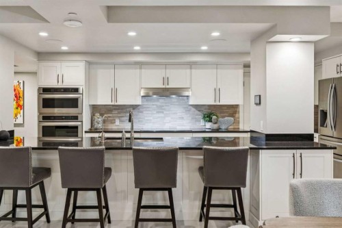 8203-400 Eau Claire Avenue Sw, Calgary, AB - Indoor Photo Showing Kitchen With Stainless Steel Kitchen With Upgraded Kitchen