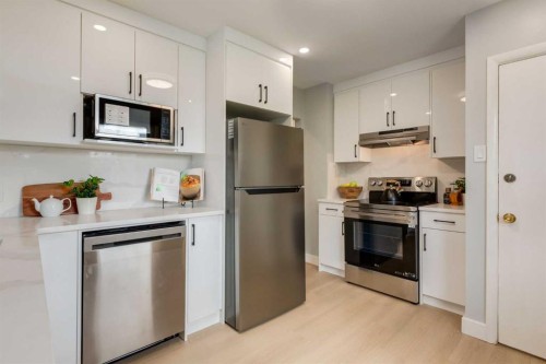 1051 8 Avenue Ne, Calgary, AB 