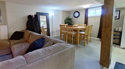 1051 8 Avenue Ne, Calgary, AB 