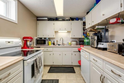 1051 8 Avenue Ne, Calgary, AB 