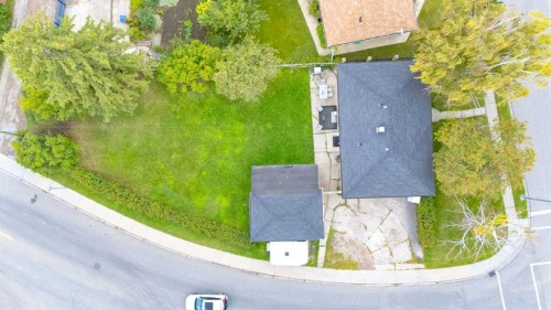 1051 8 Avenue Ne, Calgary, AB 