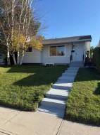 471 78 Avenue NE Calgary, AB T2K 5A1