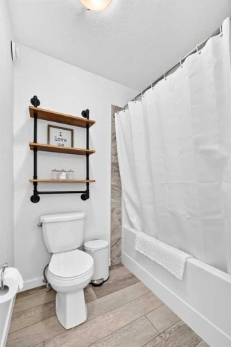76 Magnolia Grove Se, Calgary, AB 