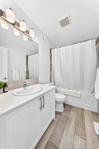 76 Magnolia Grove Se, Calgary, AB 