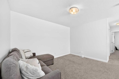 76 Magnolia Grove Se, Calgary, AB 